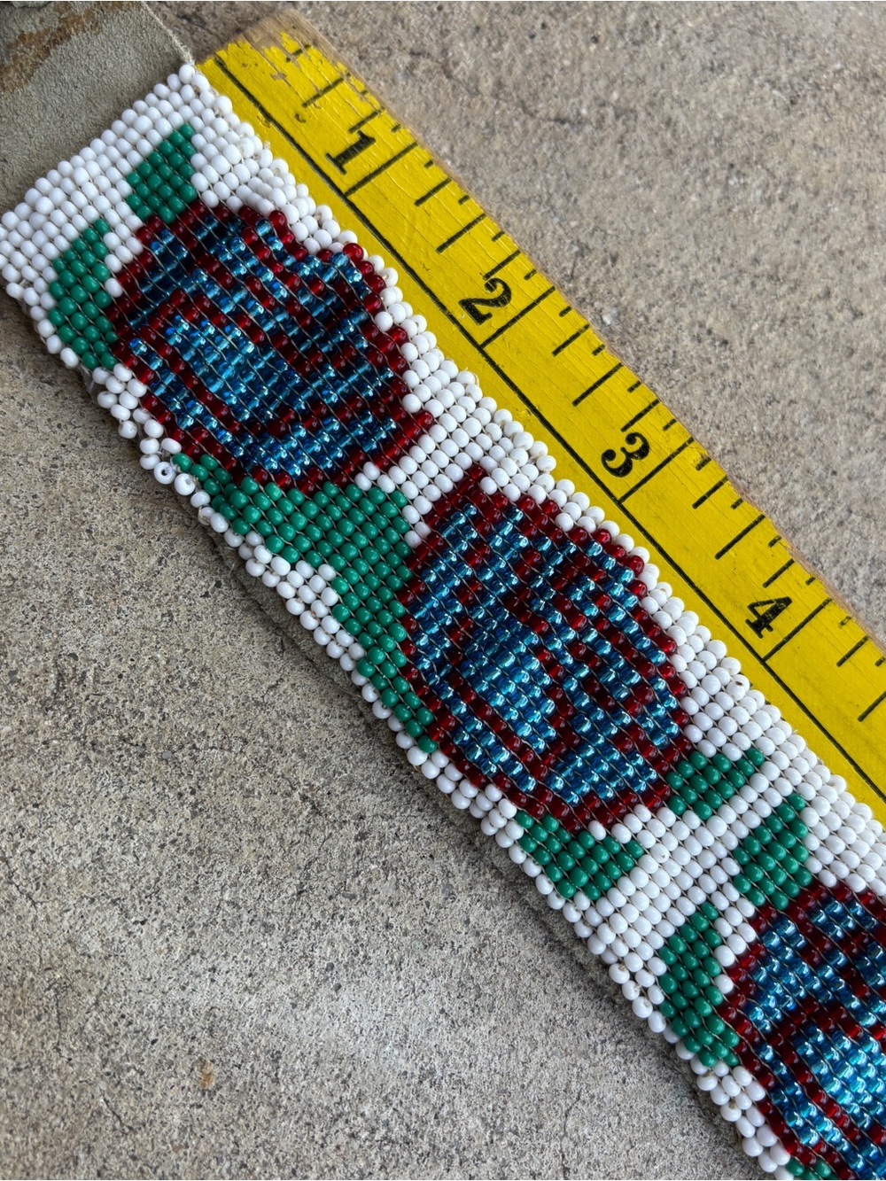 Handmade, gorgeous Indigenous/ Native beaded Roses Belt